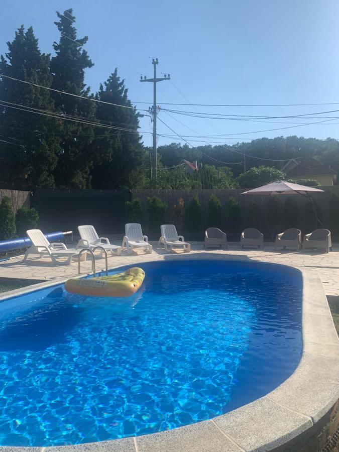 Villa Mika'S Poolhouse Belgrad Exterior foto