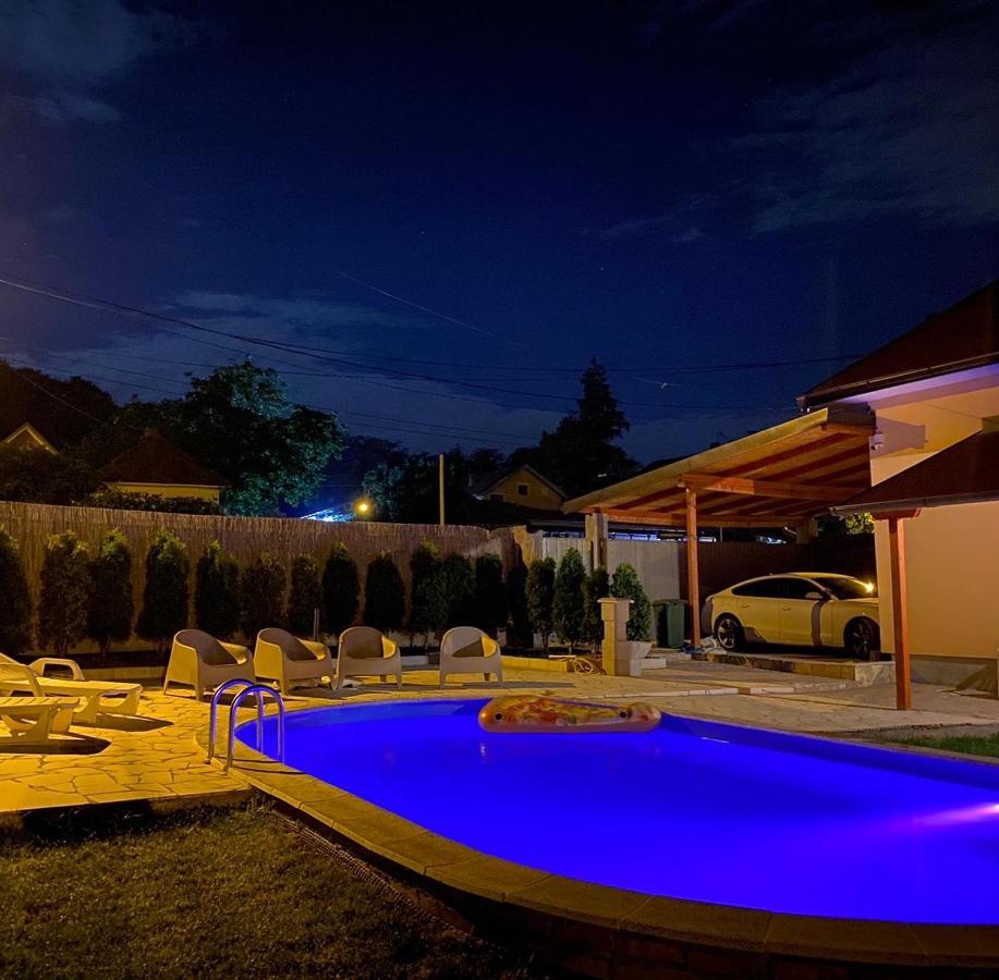 Villa Mika'S Poolhouse Belgrad Exterior foto